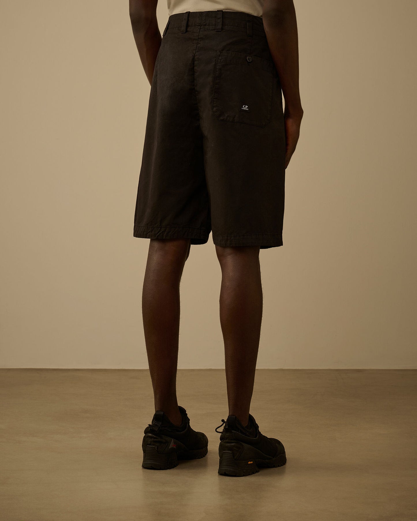 Cotton Gabardine Loose Pinces Shorts, BLACK