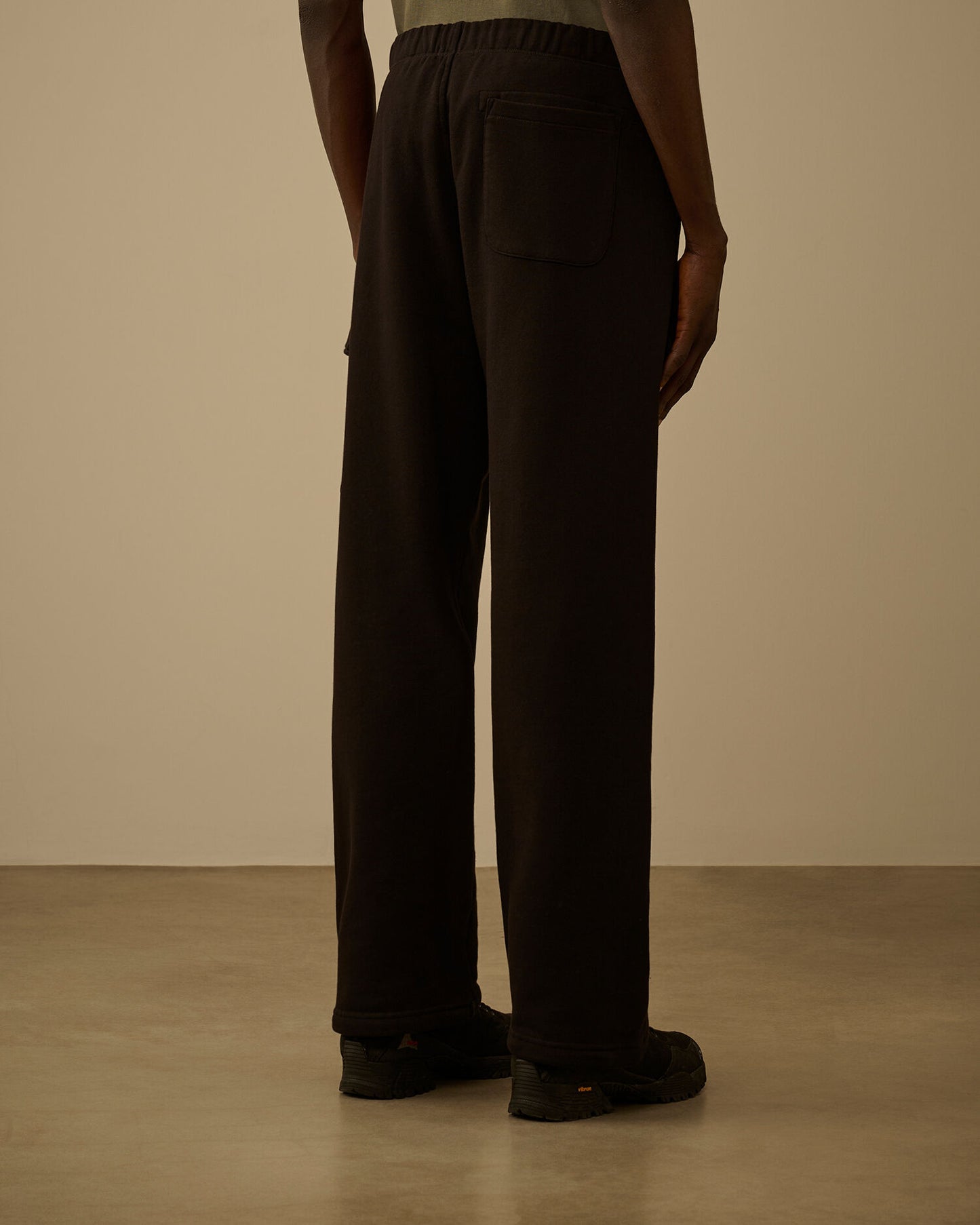 Diagonal Raised Fleece Cargo Sweatpants, BLACK