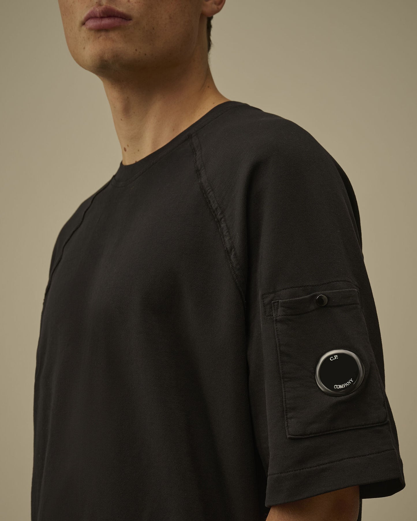 Light Fleece Short Sleeve Sweatshirt, BLACK