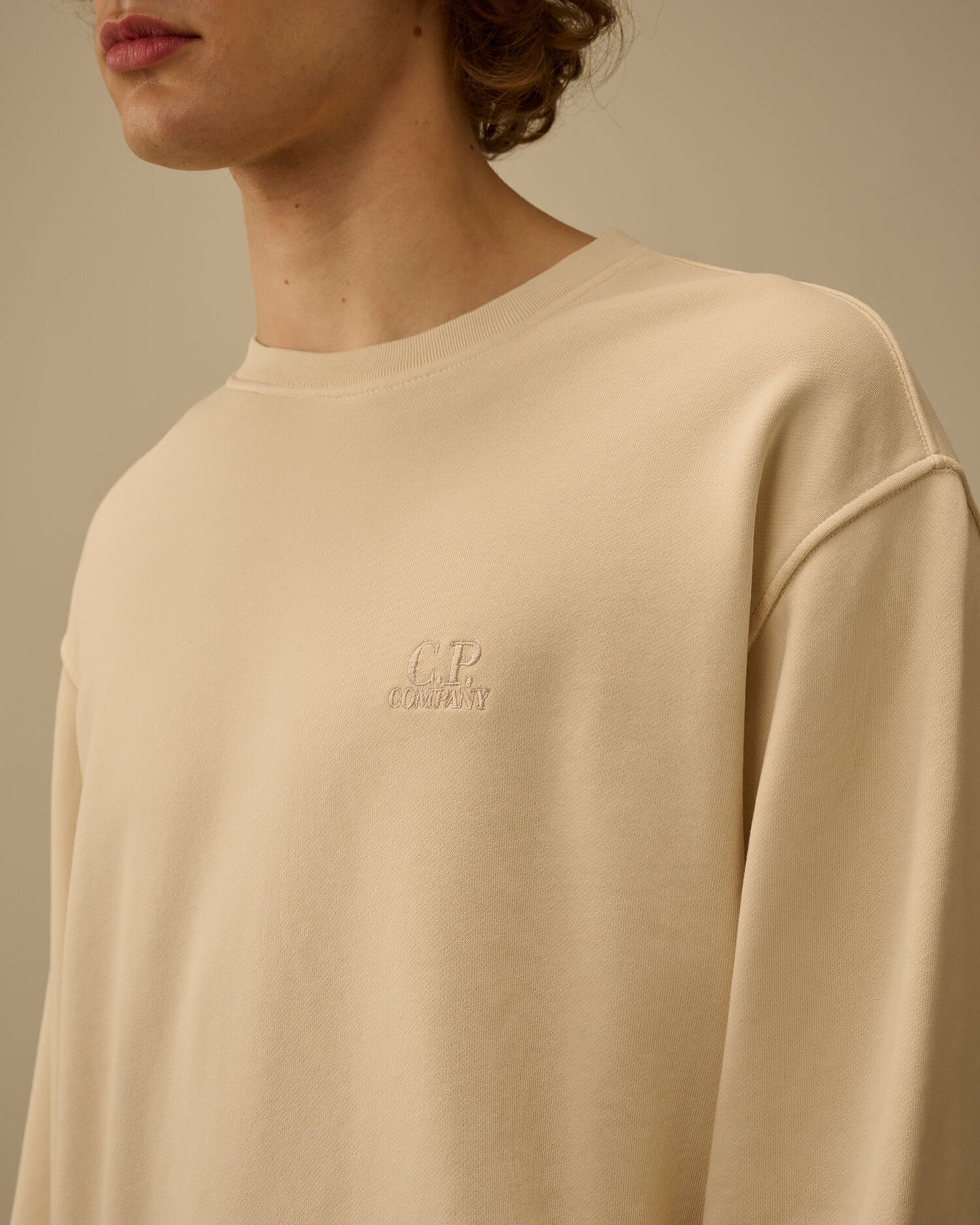 Cotton Diagonal Fleece Resist Dyed Crewneck Logo Sweatshirt, FROZEN DEW - WHITE