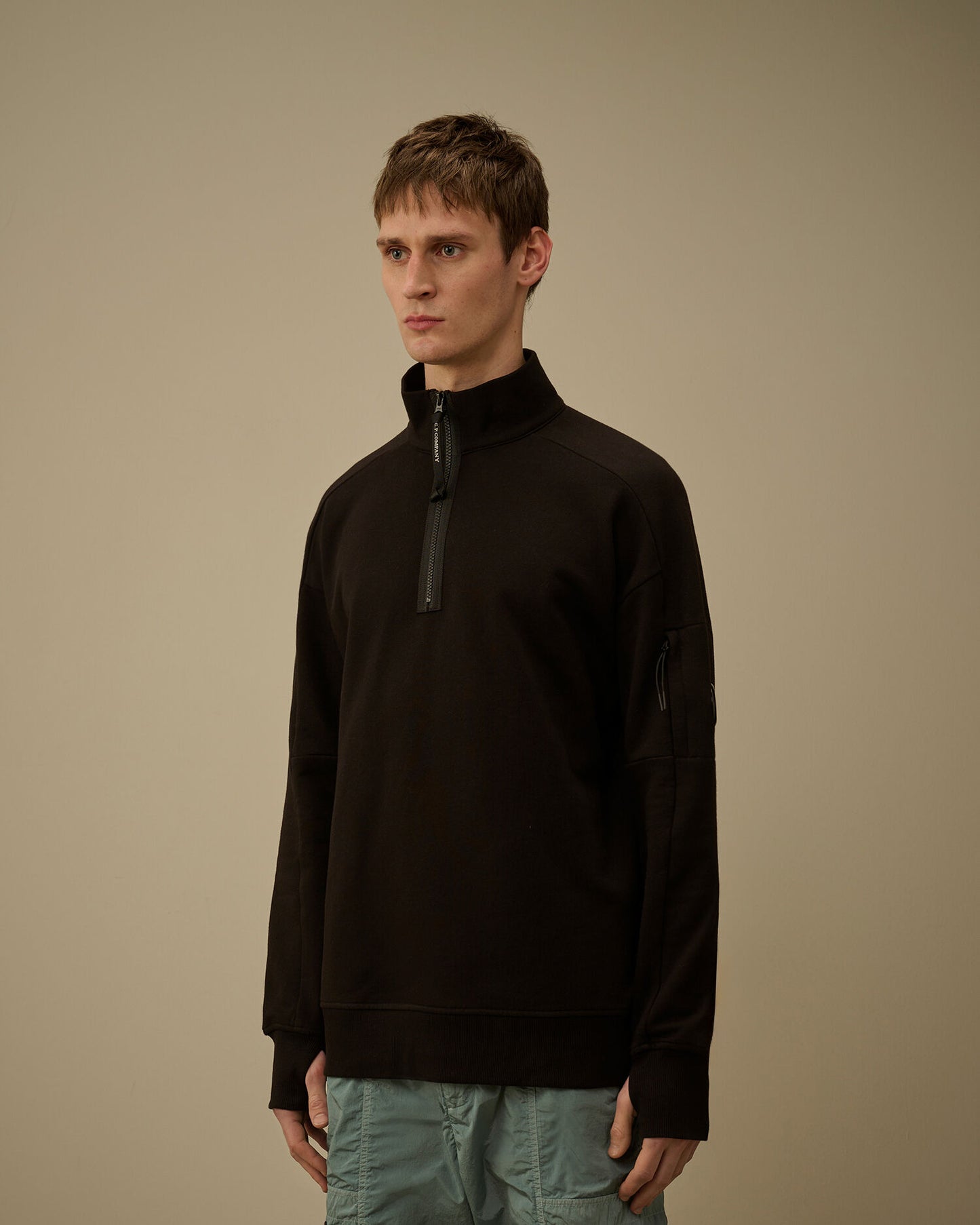 Diagonal Raised Fleece Half Zip Lens Sweatshirt, BLACK