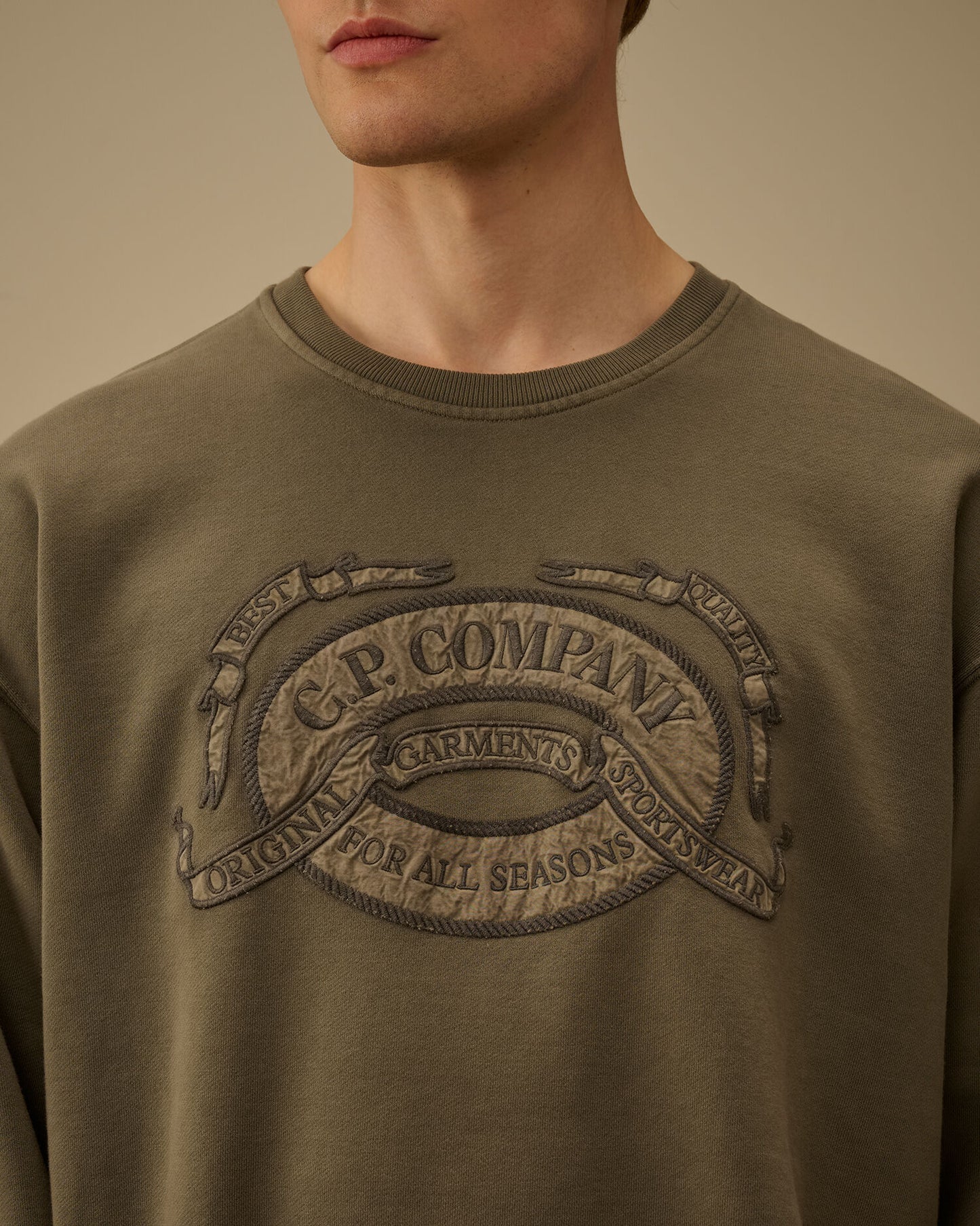 Diagonal Fleece Boxy Logo Crewneck Sweatshirt, GUNMETAL - GREY