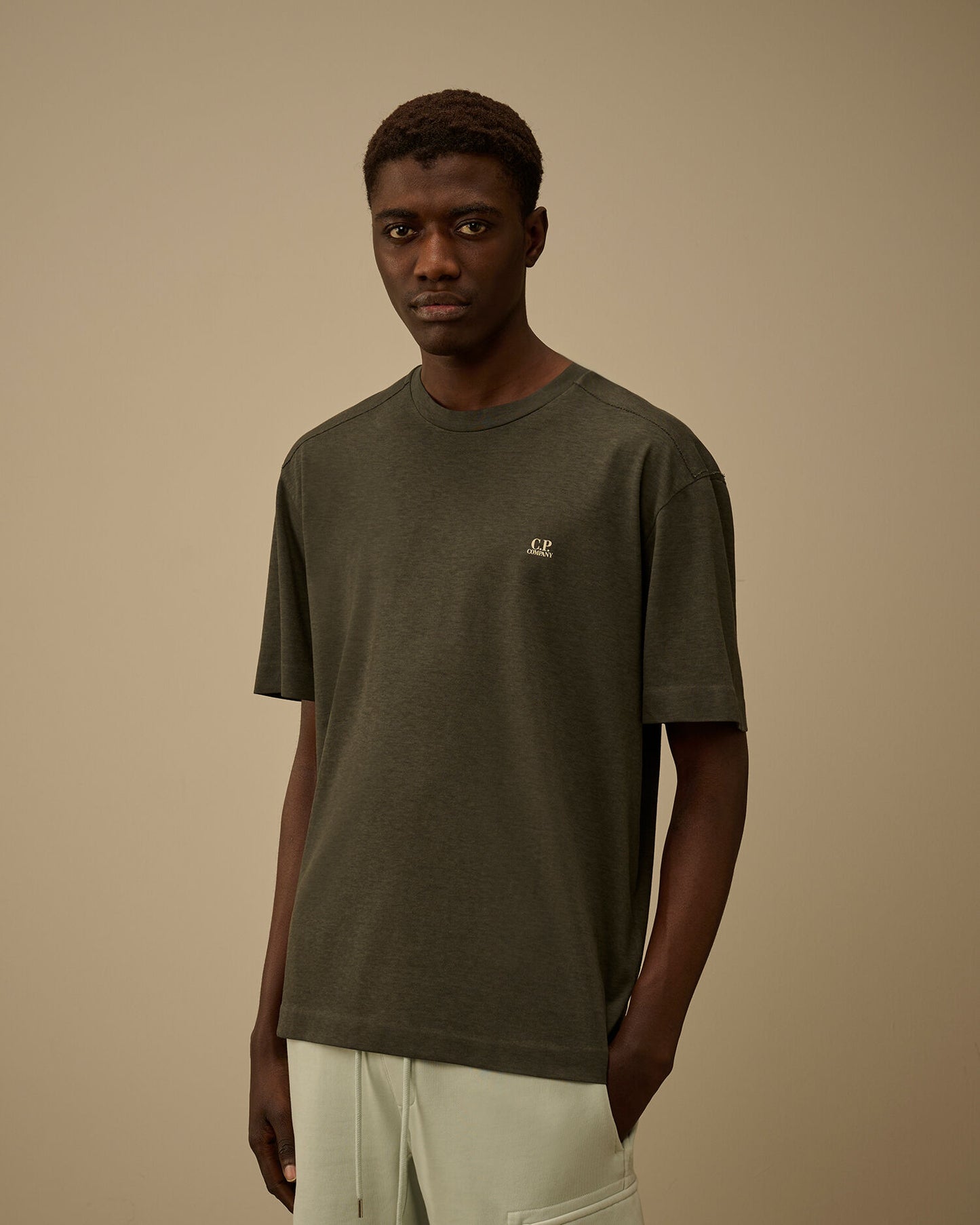 20/1 Jersey Plated Logo T-Shirt, GUNMETAL - GREY