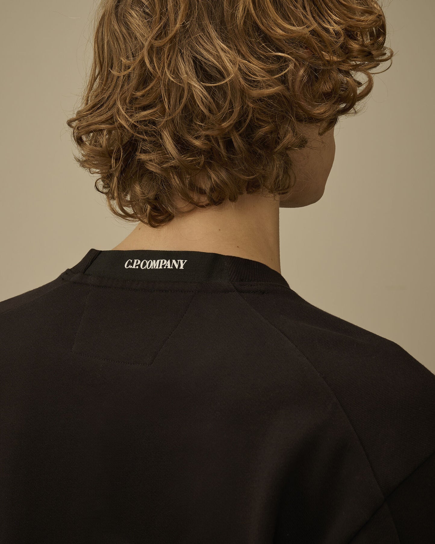 Diagonal Raised Fleece Crewneck Lens Sweatshirt, BLACK
