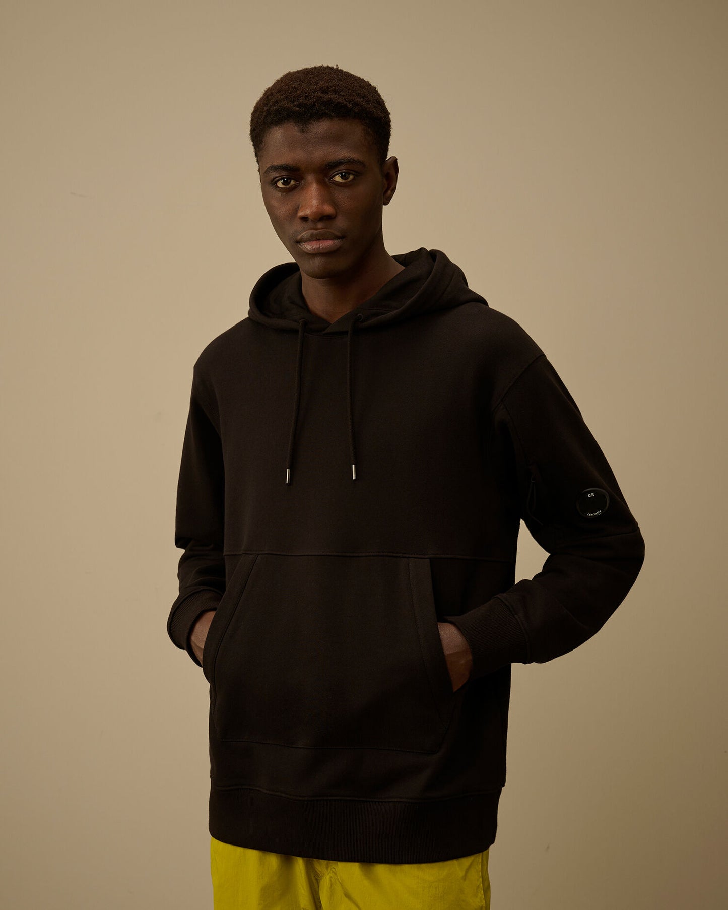 Diagonal Raised Fleece Hooded Lens Sweatshirt, BLACK