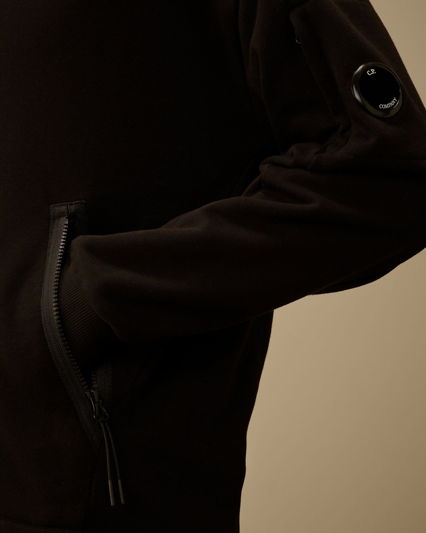 Diagonal Raised Fleece Zip Hooded Lens Sweatshirt, BLACK
